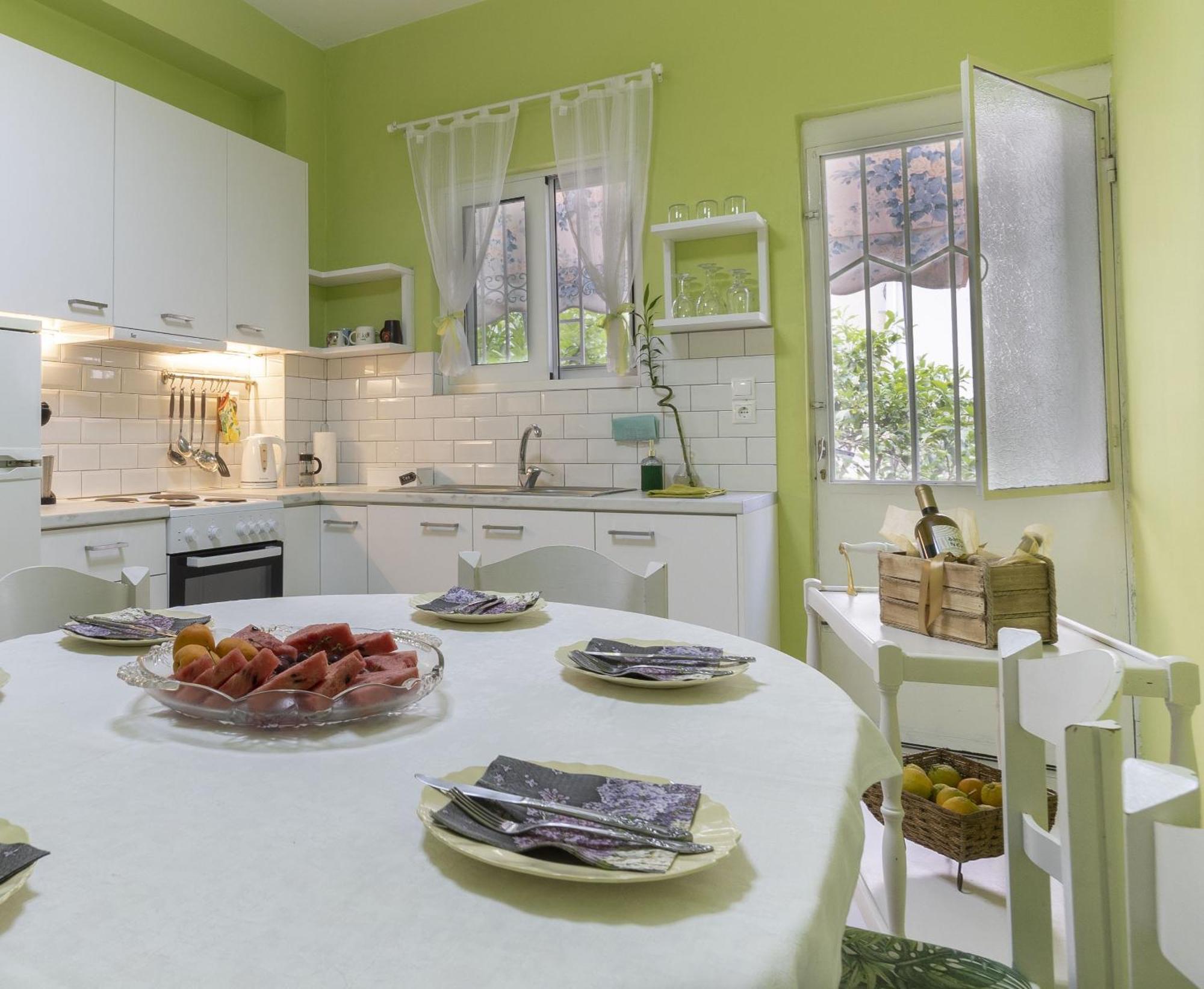 Casa Bonita, House With Private Entrance And Garden, Between Center And Sea Atenas Exterior foto